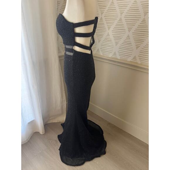 Madison James Size 2 Black Sparkly Sweetheart Flare Strappy Prom Formal Dress - Picture 7 of 9